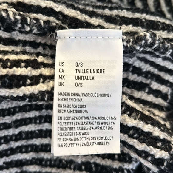 American Eagle Knit Black & White Open Cardigan Hoodie with Fringe Hem One Size - Picture 9 of 9